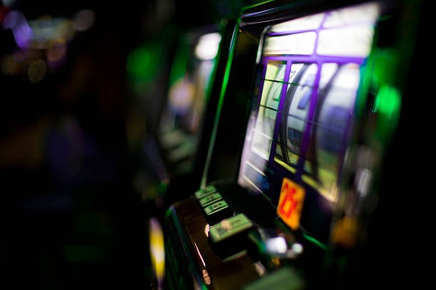 gajah slot88 mobile app interface showing live dealer tables and sportsbook markets