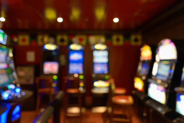 Live roulette wheel at gajah slot88 studio with professional croupier